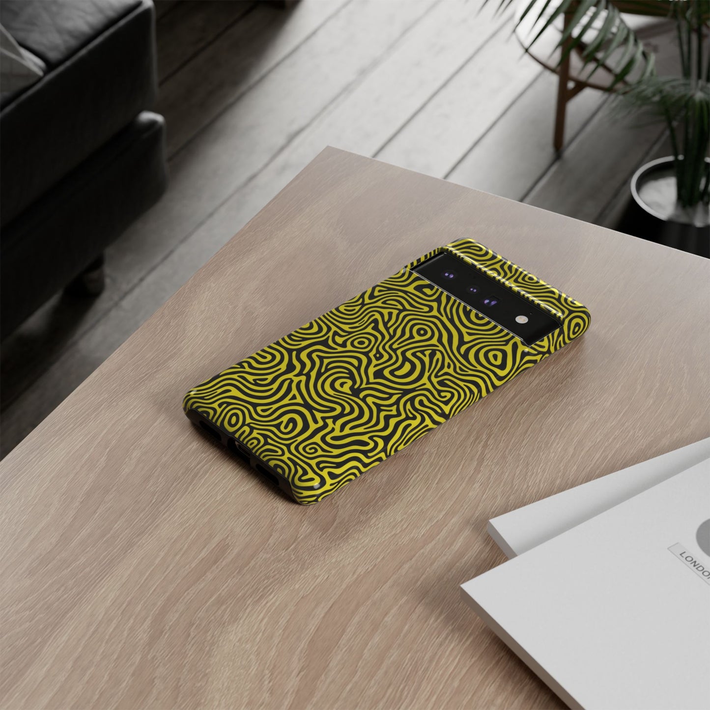 Gelb Schwarzer Abstrakter Wirbel Robuste Handyhülle - Kräftiges Psychedelisches Muster Cover für iPhone, Samsung Galaxy & Google Pixel