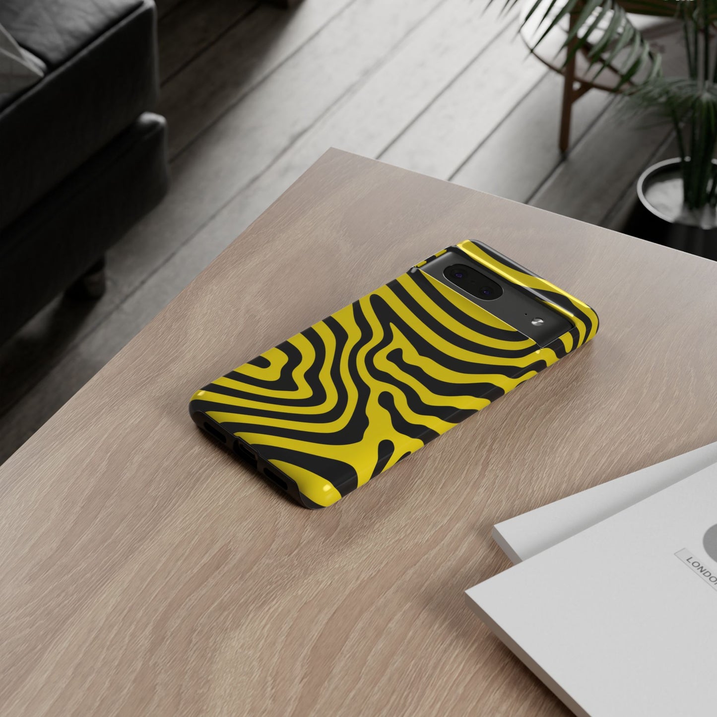 Robuste Handyhülle mit Op-Art-Wellenlinien – psychedelisches gelb-schwarzes Groovy-Muster für iPhone, Samsung Galaxy & Google Pixel