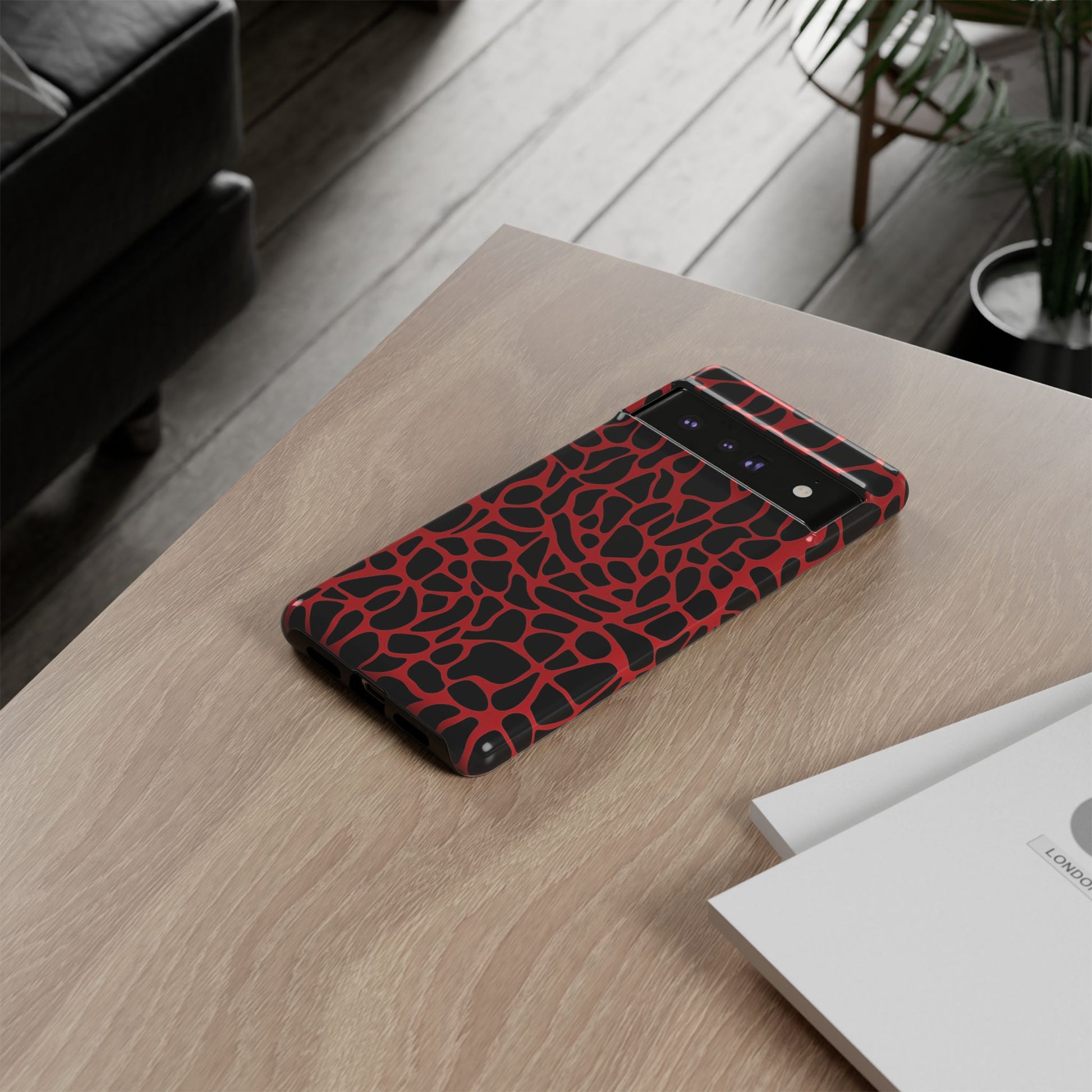 Durable giraffe print phone protection with modern aesthetic
