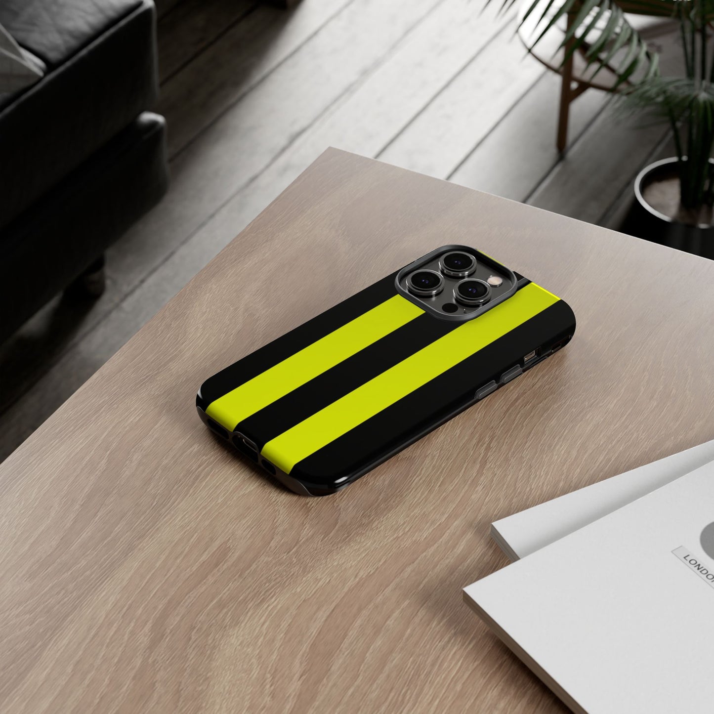 Gelb-Schwarze Rennstreifen Robuste Handyhülle - Motorsport Rennwagen Muster Cover für iPhone, Samsung Galaxy & Google Pixel