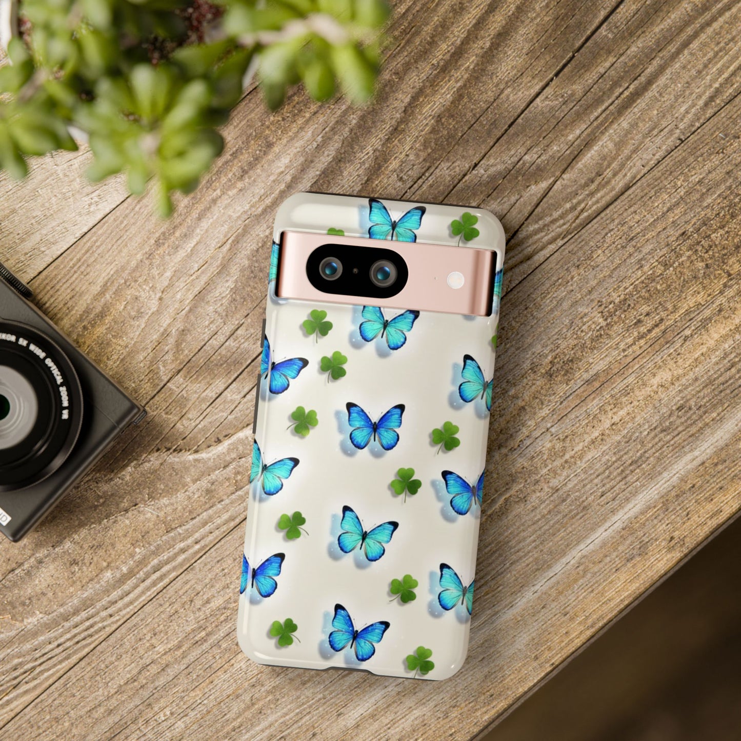 Funda protectora resistente con diseño de mariposas y trébol de la suerte para iPhone, Samsung Galaxy y Google Pixel: diseño de mariposas azules