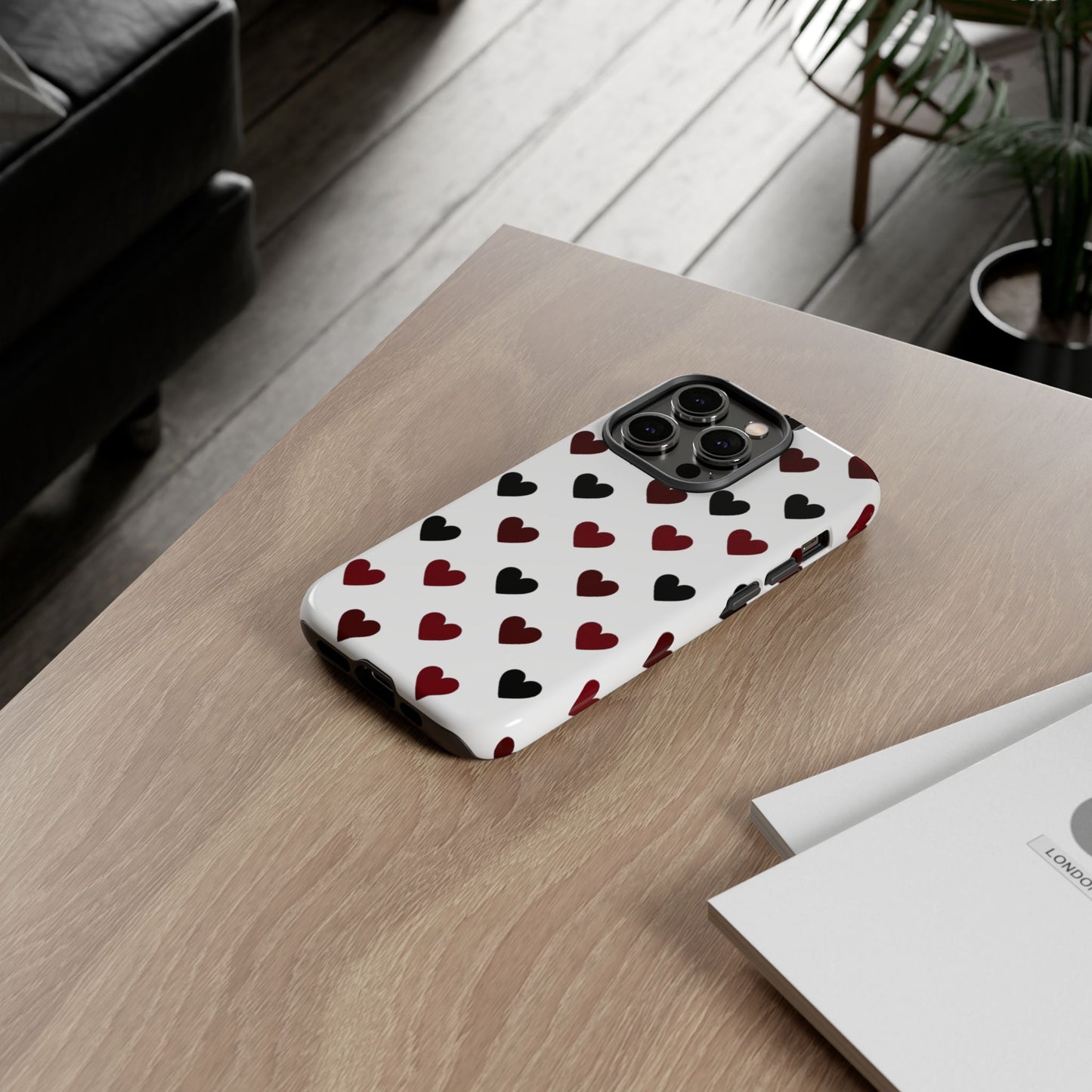 Robuste Handyhülle mit Herzmuster – Schutzhülle mit rot-schwarzem Herz-Design für iPhone, Samsung Galaxy & Google Pixel