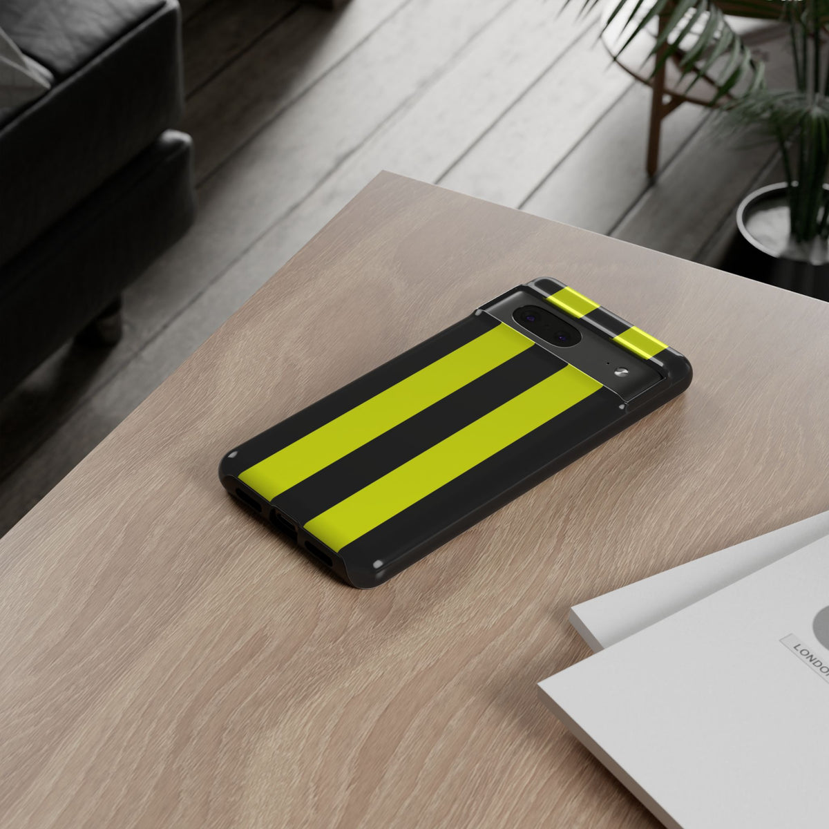 Coque de téléphone résistante à rayures de course jaunes et noires - Motif voiture de course automobile pour iPhone, Samsung Galaxy et Google Pixel