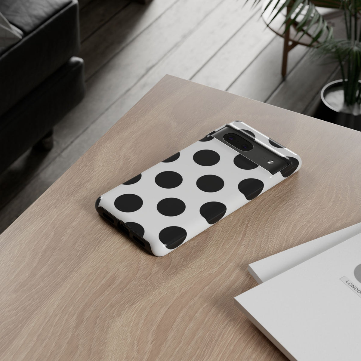 Étui de téléphone blanc à pois noirs — Coque de protection résistante pour iPhone, Samsung Galaxy et Google Pixel