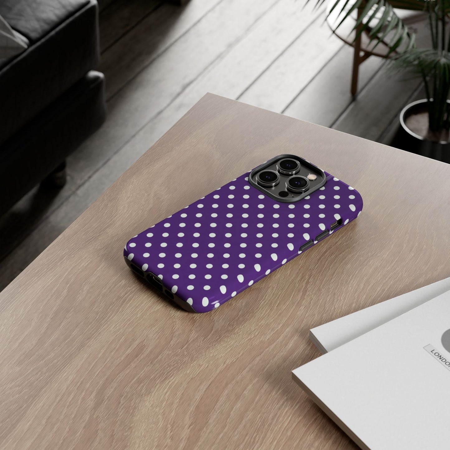 Lila Tupfen Robuste Handyhülle - Retro Violett Punkte Schutzhülle für iPhone, Samsung Galaxy & Google Pixel