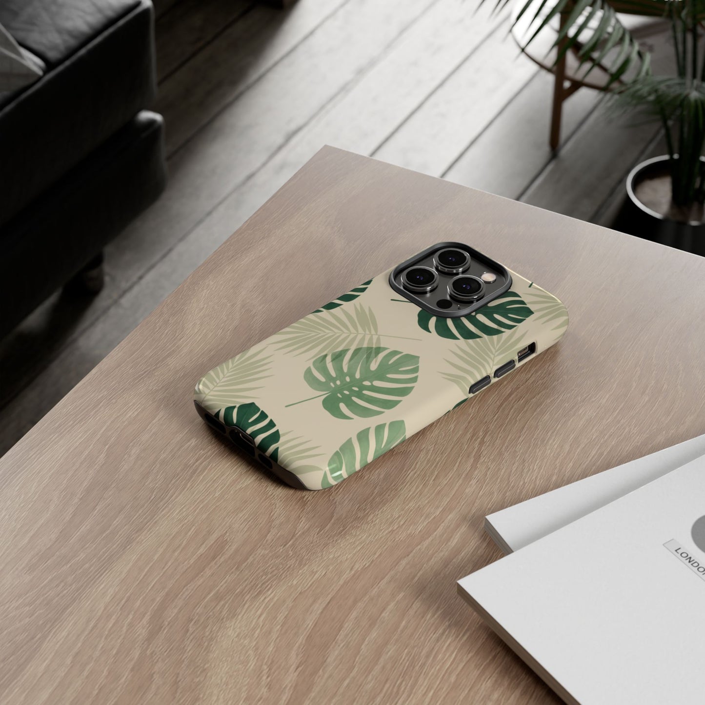 Robuste Handyhülle mit tropischen Blättern – Schutzhülle mit grün-beigem Monstera-Palmenmuster für iPhone, Samsung Galaxy & Google Pixel